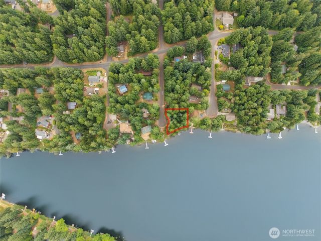 10718 Trout Place, Anderson Island, WA 98303