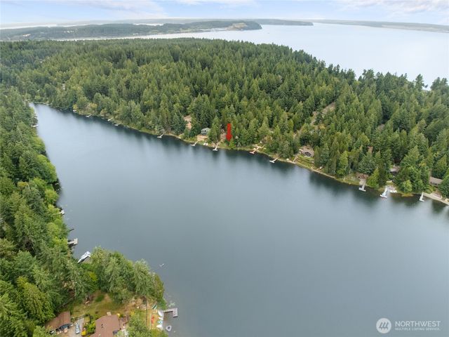 10718 Trout Place, Anderson Island, WA 98303