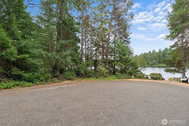 10718 Trout Place, Anderson Island, WA 98303