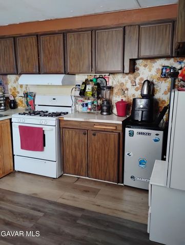 1304 E Avenue I 8, Lancaster, CA 93535