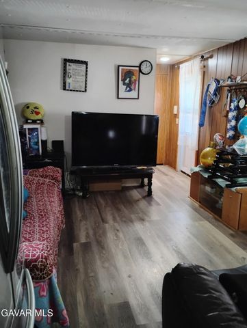 1304 E Avenue I 8, Lancaster, CA 93535