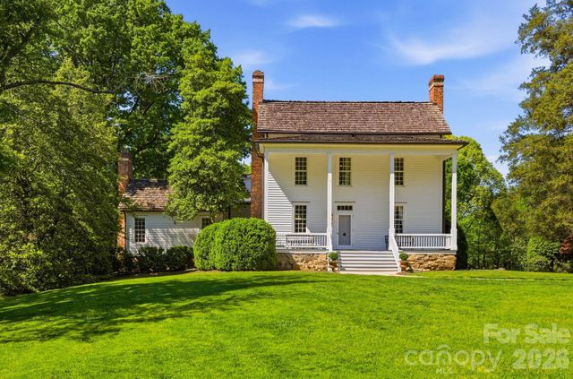 5520 Sharon View Road, Charlotte, NC 28226