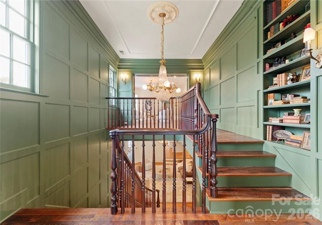 5520 Sharon View Road, Charlotte, NC 28226