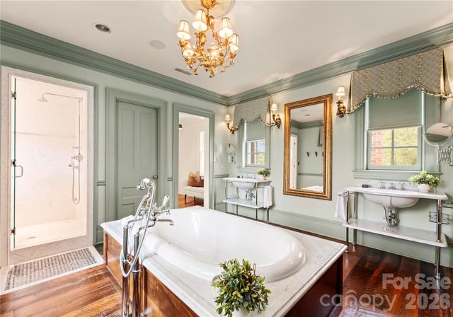 5520 Sharon View Road, Charlotte, NC 28226