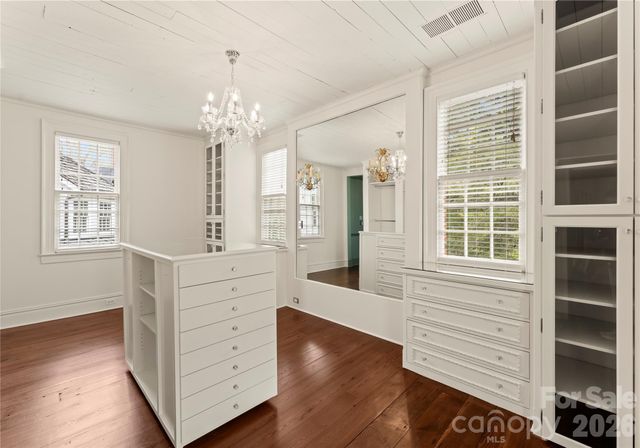 5520 Sharon View Road, Charlotte, NC 28226