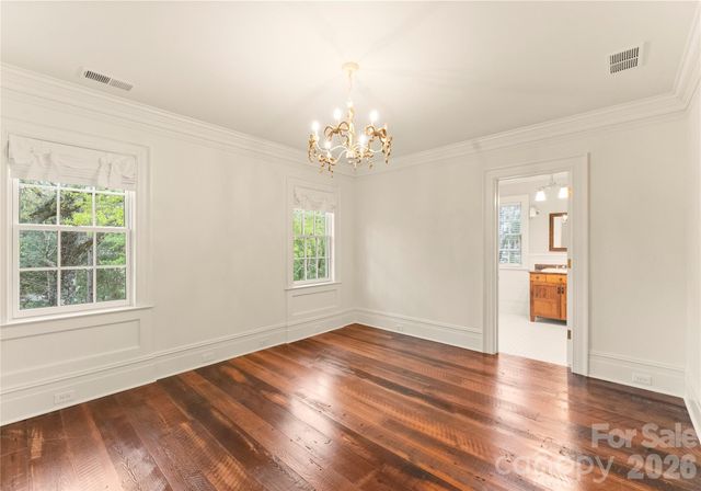 5520 Sharon View Road, Charlotte, NC 28226
