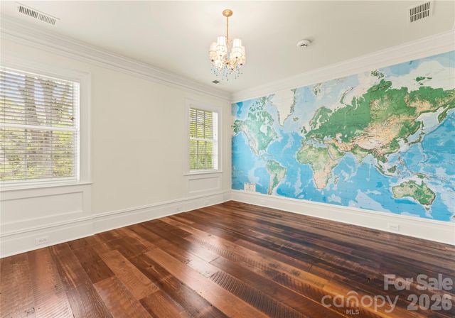 5520 Sharon View Road, Charlotte, NC 28226