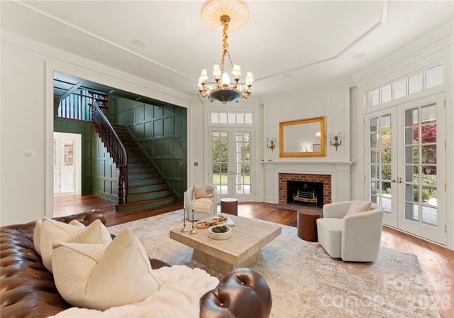 5520 Sharon View Road, Charlotte, NC 28226