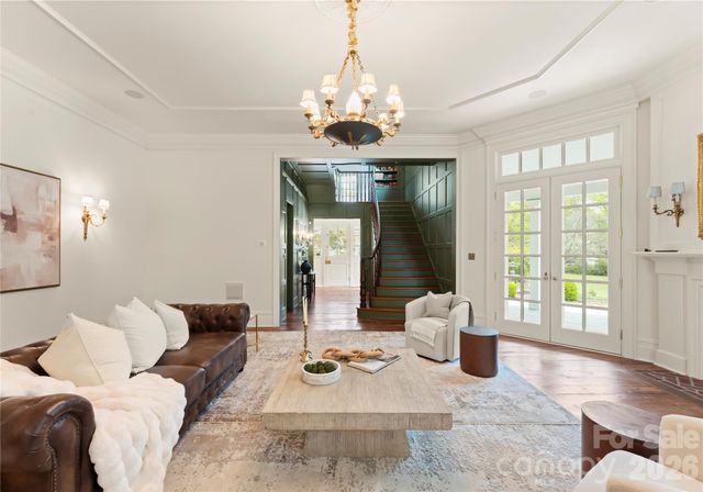 5520 Sharon View Road, Charlotte, NC 28226