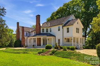5520 Sharon View Road, Charlotte, NC 28226