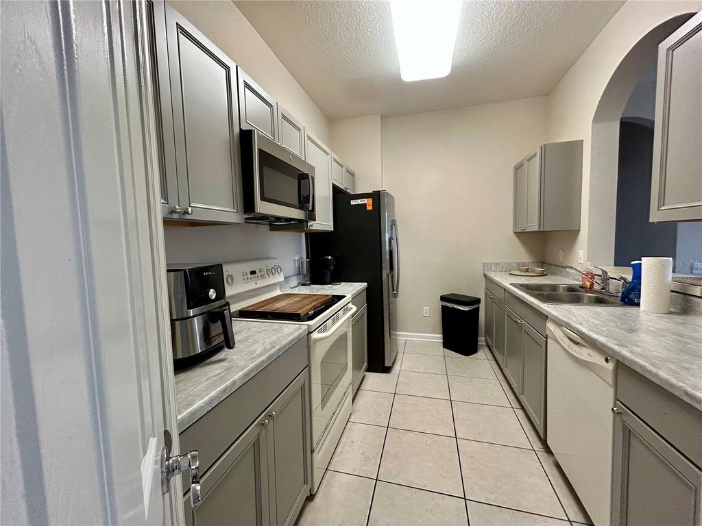 Image 7 of property listing at 6466 CAVA ALTA DRIVE 404, Orlando, FL 32835