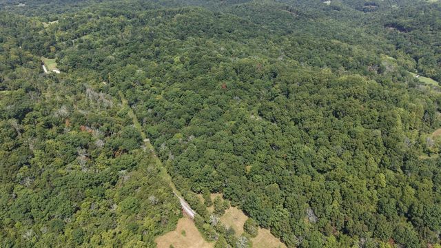 661 Red Tuttle Rd, Bethpage, TN 37022