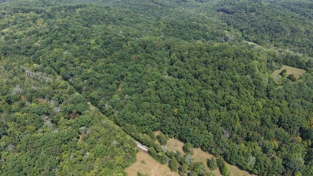 661 Red Tuttle Rd, Bethpage, TN 37022