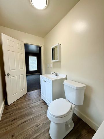 261 N Saginaw Street, Pontiac, MI 48342