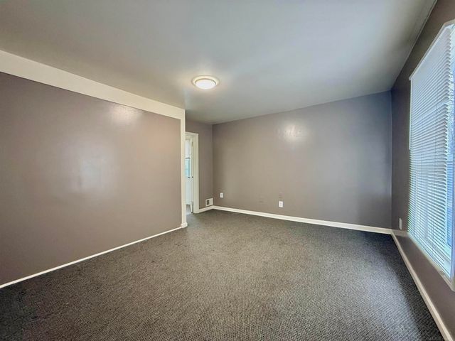 261 N Saginaw Street, Pontiac, MI 48342