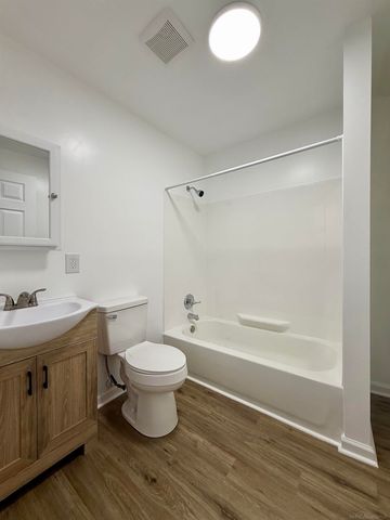 261 N Saginaw Street, Pontiac, MI 48342