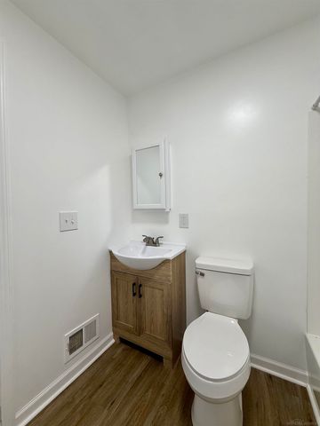 261 N Saginaw Street, Pontiac, MI 48342