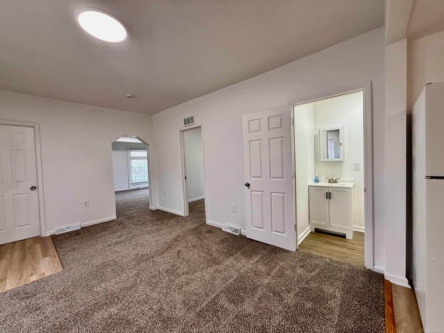 261 N Saginaw Street, Pontiac, MI 48342