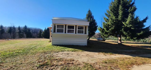 8838 N Deyoung Road, Lake City, MI 49651