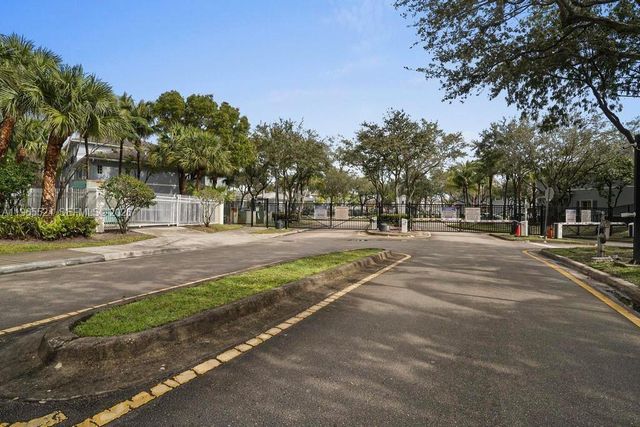 3429 NW 13th St, Lauderhill, FL 33311