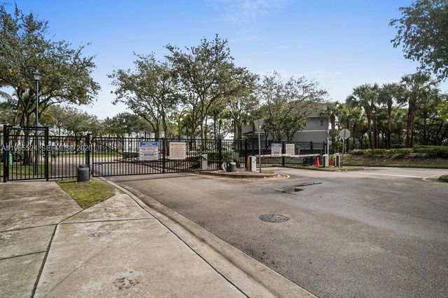 3429 NW 13th St, Lauderhill, FL 33311