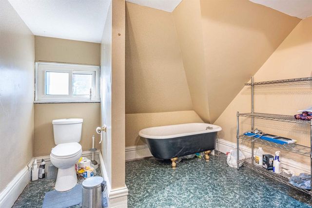 712 E Main Street, Reedsburg, WI 53959