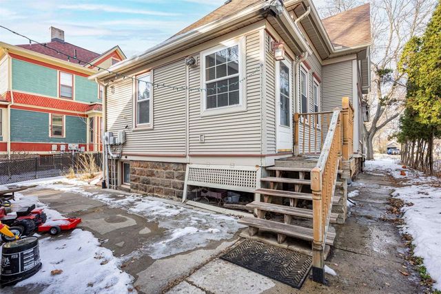 712 E Main Street, Reedsburg, WI 53959