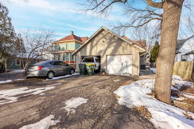 712 E Main Street, Reedsburg, WI 53959