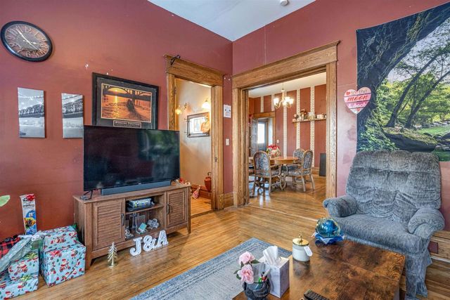 712 E Main Street, Reedsburg, WI 53959