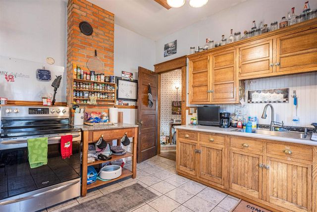 712 E Main Street, Reedsburg, WI 53959