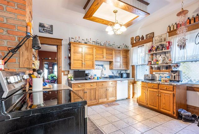 712 E Main Street, Reedsburg, WI 53959