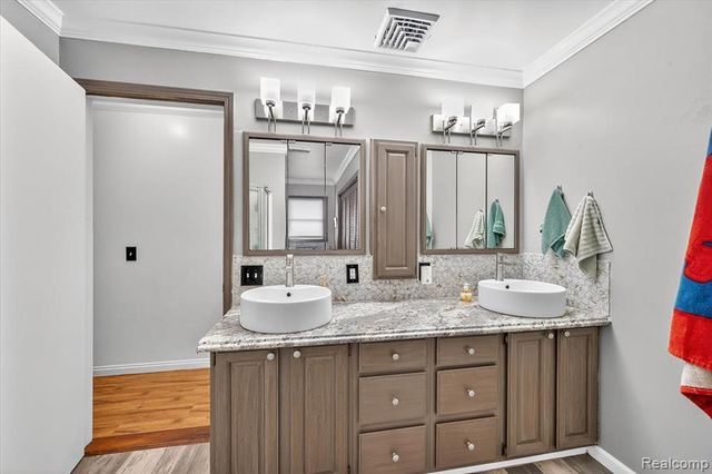 6865 Abbottsford Road, North Street, MI 48049