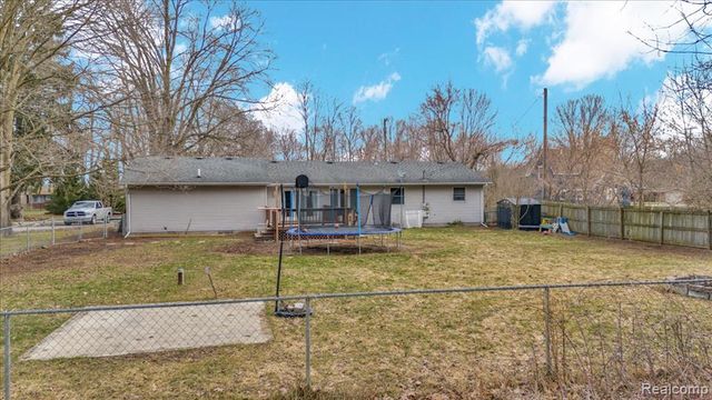 6865 Abbottsford Road, North Street, MI 48049