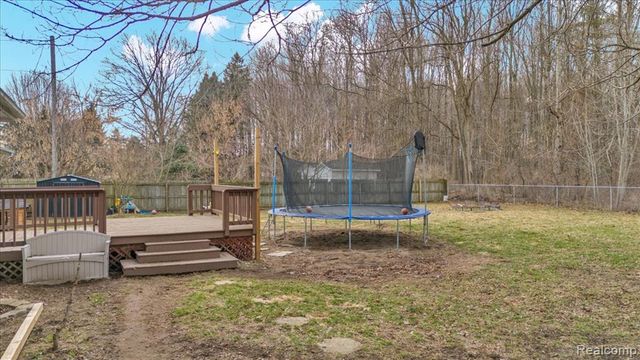 6865 Abbottsford Road, North Street, MI 48049