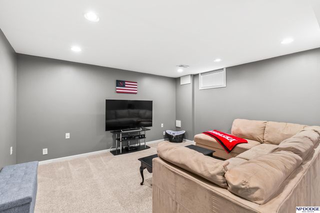 12669 N Street, Omaha, NE 68137