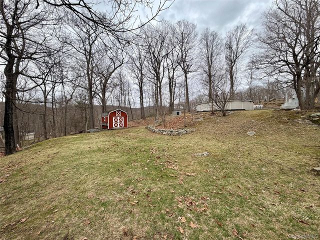 9 Summit Brook Road, Tuxedo Park, NY 10987