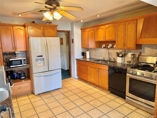 9 Summit Brook Road, Tuxedo Park, NY 10987