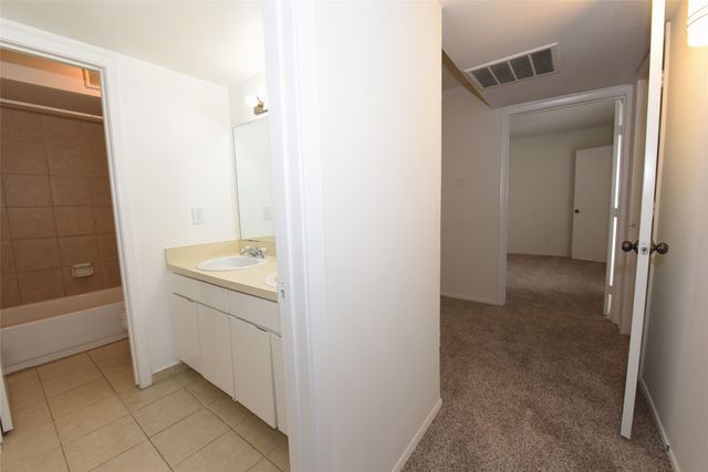 2720 Reagan Street 211, Dallas, TX 75219