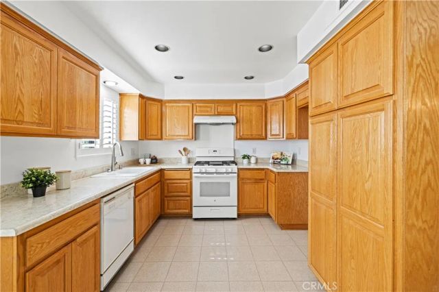 9000 Vanalden Avenue 108, Northridge, CA 91324