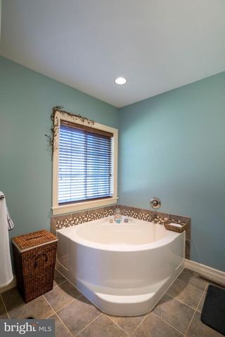 10620 KYPER RD, Huntingdon, PA 16652