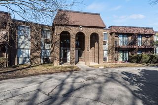 31 Washington Boulevard 105, Mundelein, IL 60060