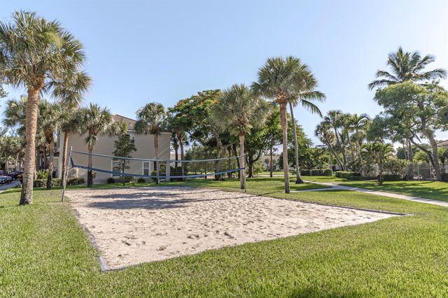 4895 Palmbrooke Circle, West Palm Beach, FL 33417