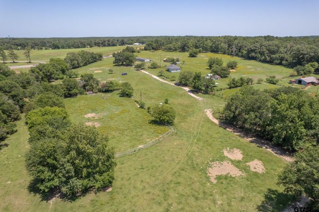 608 E Longview St., Arp, TX 75750