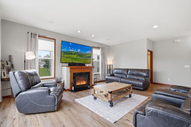 8837 196th Street W, Lakeville, MN 55044