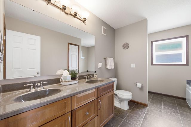 8837 196th Street W, Lakeville, MN 55044