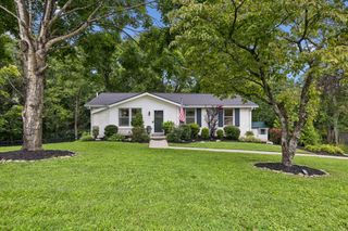 5915 Kinsdale Dr, Nashville, TN 37211