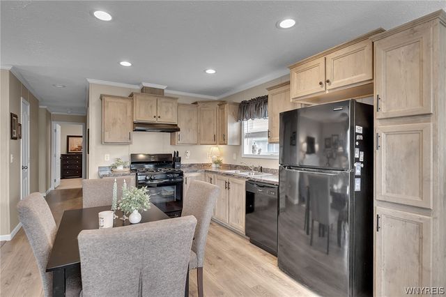 1452 West Dr, Alden, NY 14004