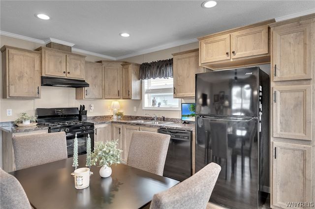 1452 West Dr, Alden, NY 14004