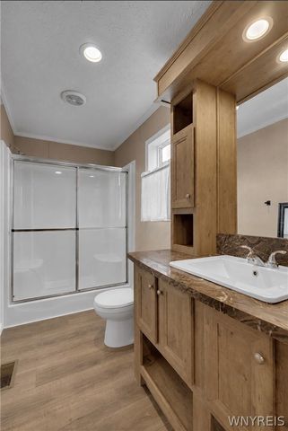 1452 West Dr, Alden, NY 14004