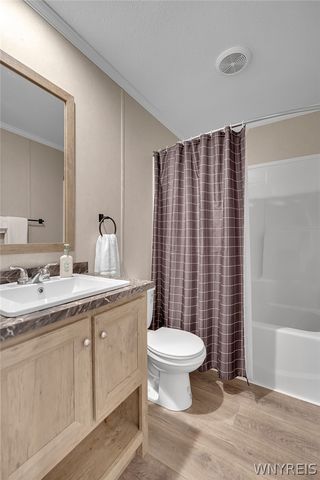 1452 West Dr, Alden, NY 14004